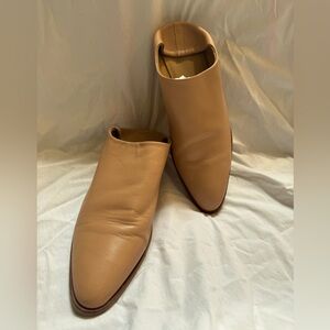 EVERLANE slip on shoes Made in Italy size 8 1/2 Tanned color